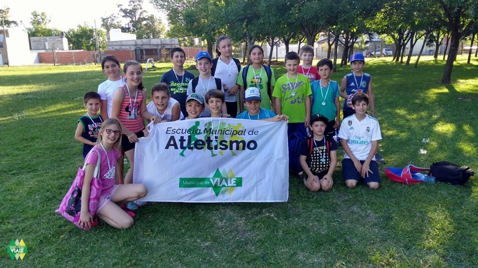 Alumnos de atletismo participaron de un certamen en Ramírez